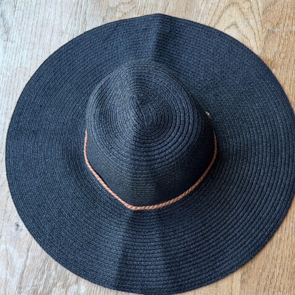 Tigerlily packable, floppy black wide brim hat with tan band - Picture 5 of 5